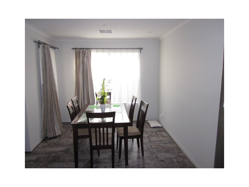 27 Nigel Lane, Hackham SA 5163