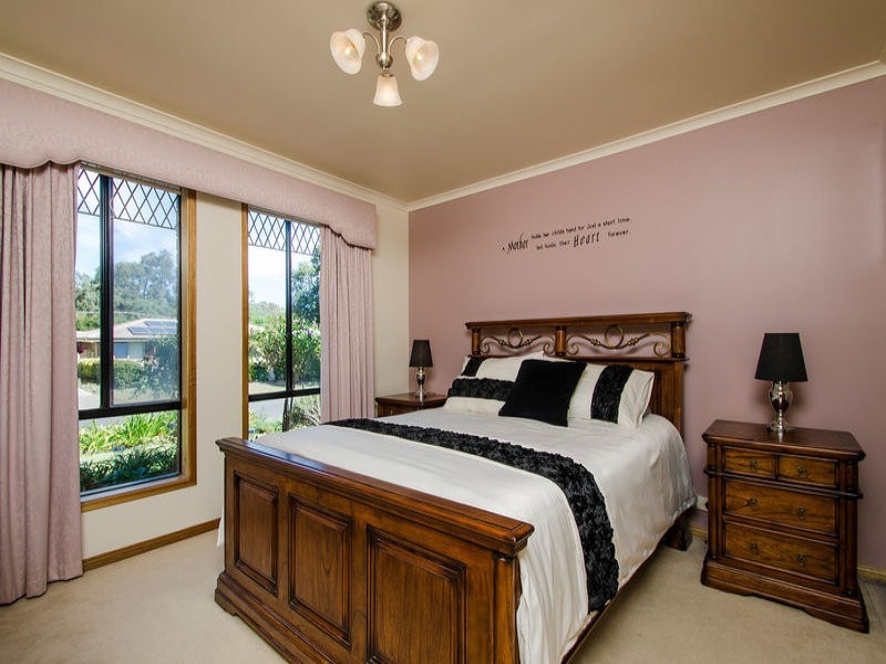 25 Riordan Street, Morphett Vale SA 5162