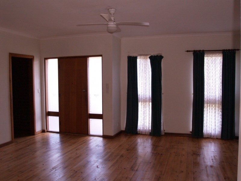 3 Patricia Grove, Hackham SA 5163