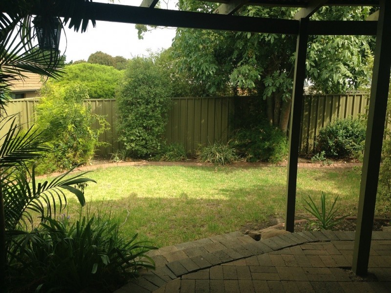 15 Frenshams Drive, Woodcroft SA 5162