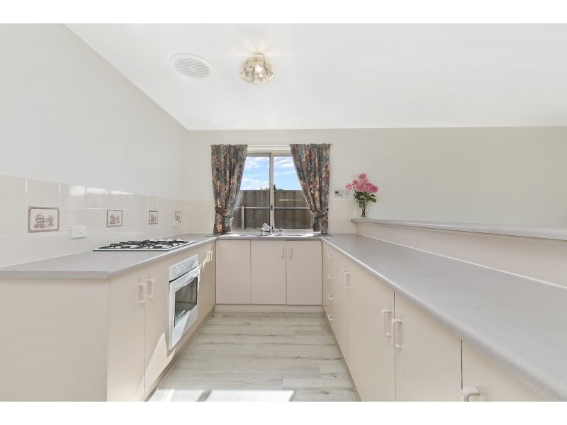 1 Padthaway Court, Woodcroft SA 5162