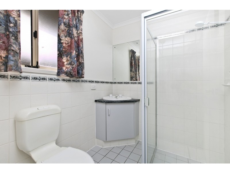 1 Padthaway Court, Woodcroft SA 5162