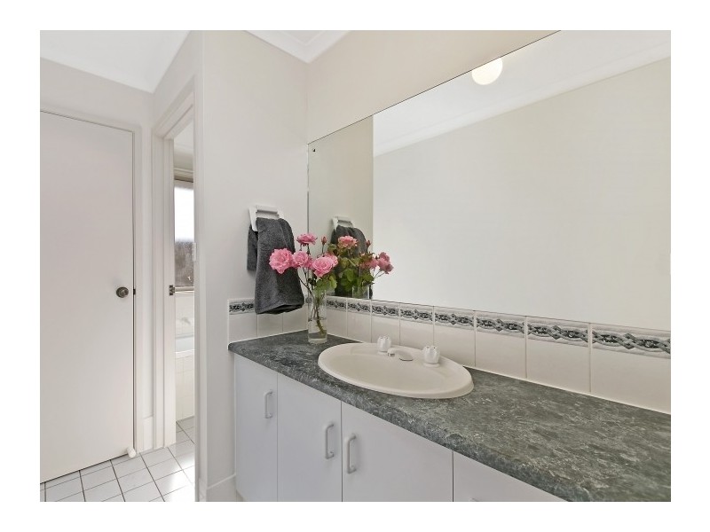 1 Padthaway Court, Woodcroft SA 5162