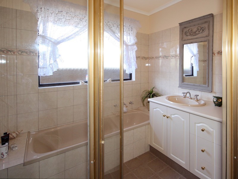 38 Horndale Drive, Happy Valley SA 5159