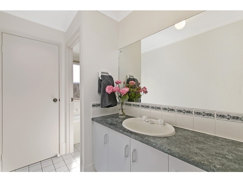 1 Padthaway Court, Woodcroft SA 5162