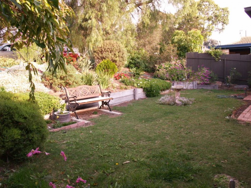 5 Alexander Crescent, Hackham SA 5163