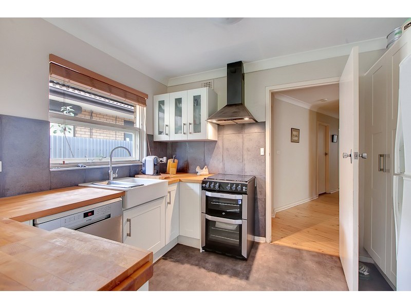15 Arnold Drive, Hackham SA 5163