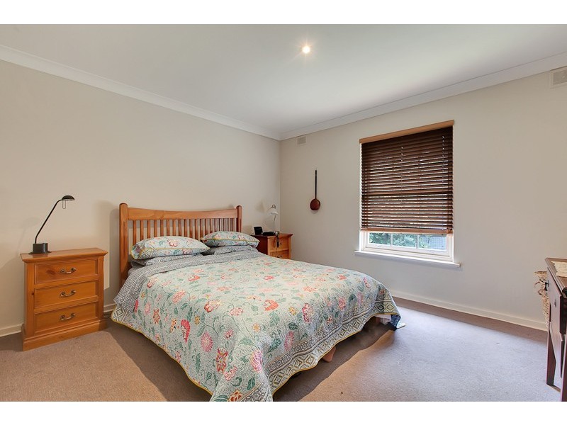15 Arnold Drive, Hackham SA 5163