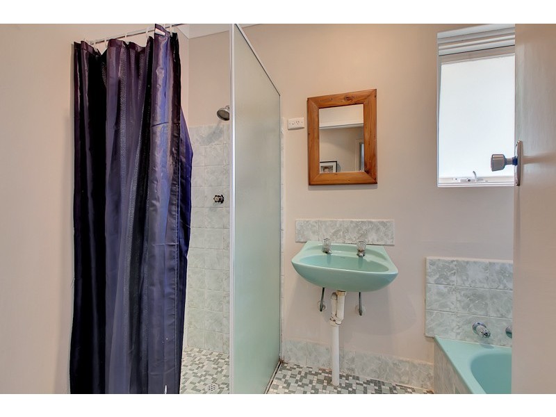 15 Arnold Drive, Hackham SA 5163