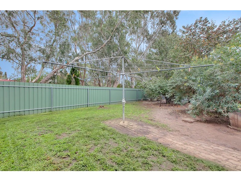 15 Arnold Drive, Hackham SA 5163