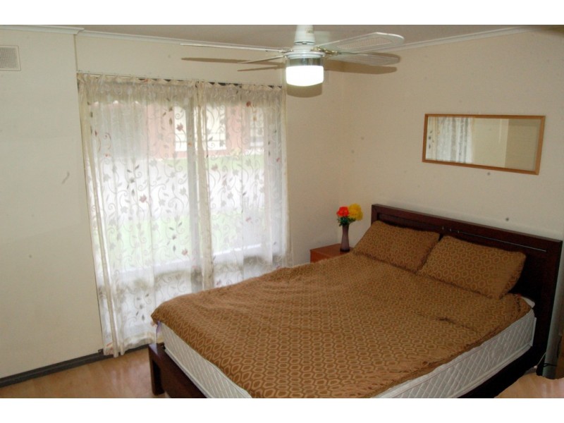 4/60 Booth Avenue, Morphett Vale SA 5162