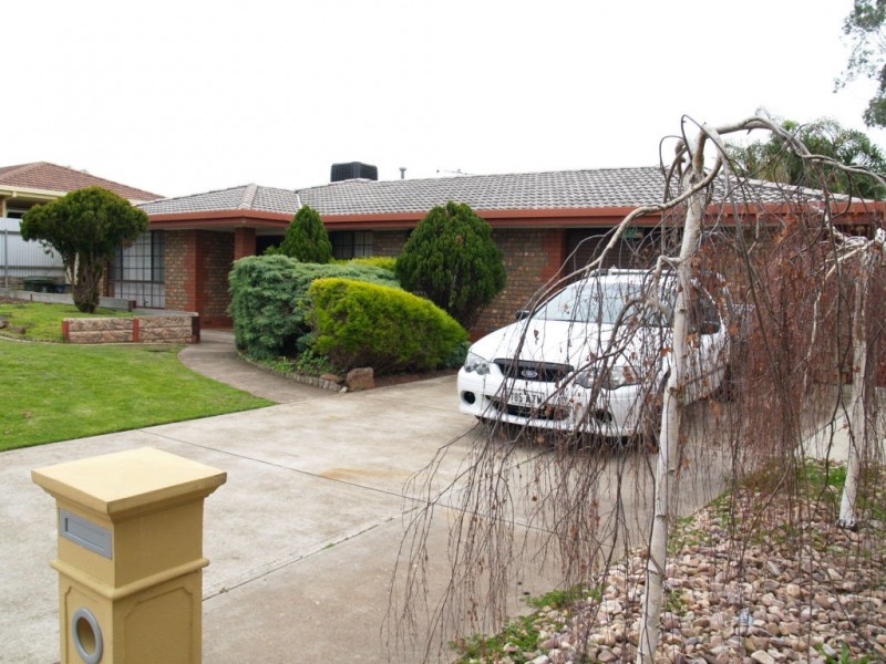 9 Manooka Road, Morphett Vale SA 5162