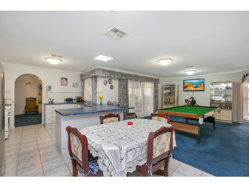 19 Dorrien Avenue, Woodcroft SA 5162