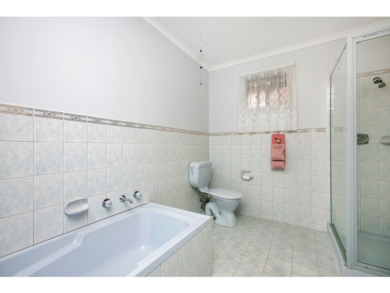19 Dorrien Avenue, Woodcroft SA 5162