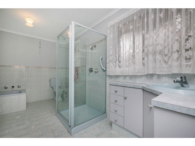 19 Dorrien Avenue, Woodcroft SA 5162