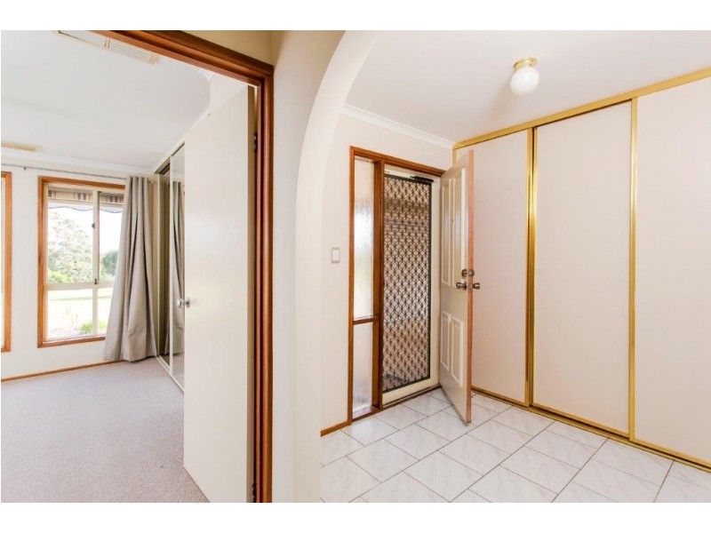 11 Esther Drive, Woodcroft SA 5162
