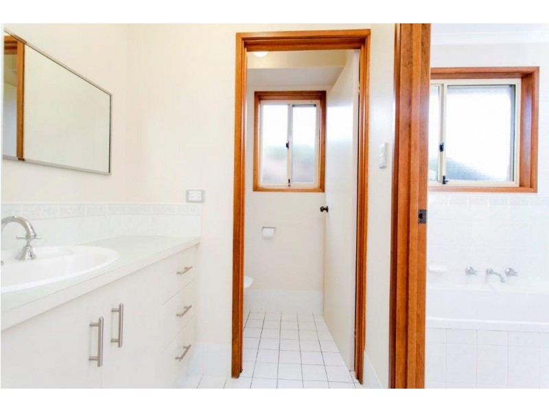 11 Esther Drive, Woodcroft SA 5162