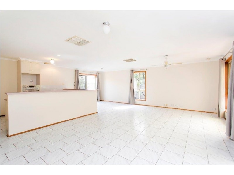 11 Esther Drive, Woodcroft SA 5162