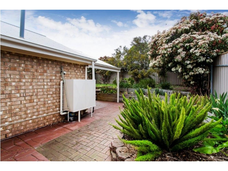 11 Esther Drive, Woodcroft SA 5162