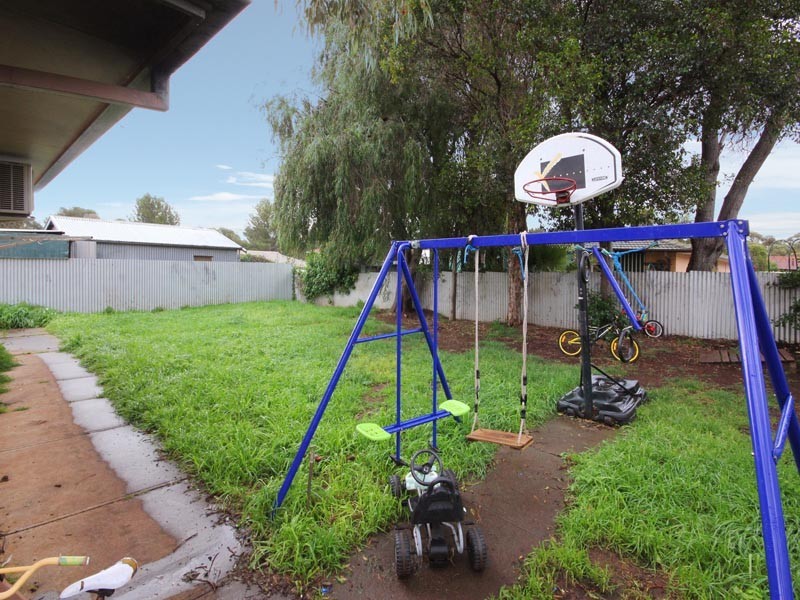 9 Vilna Crescent, Hackham West SA 5163