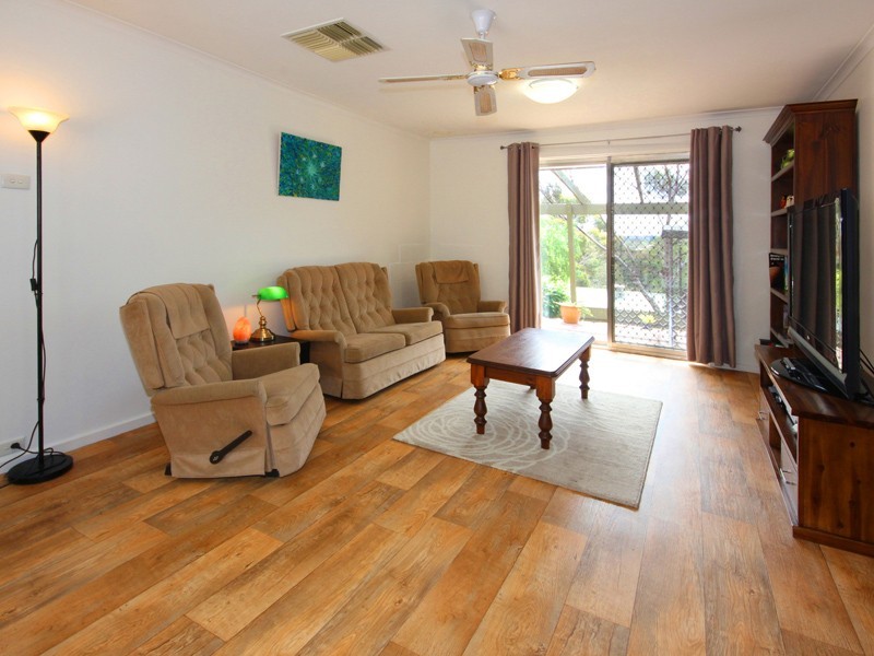 19 Sunnybanks Drive, Happy Valley SA 5159