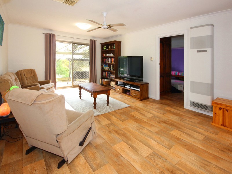 19 Sunnybanks Drive, Happy Valley SA 5159