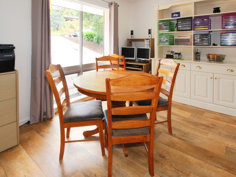 19 Sunnybanks Drive, Happy Valley SA 5159