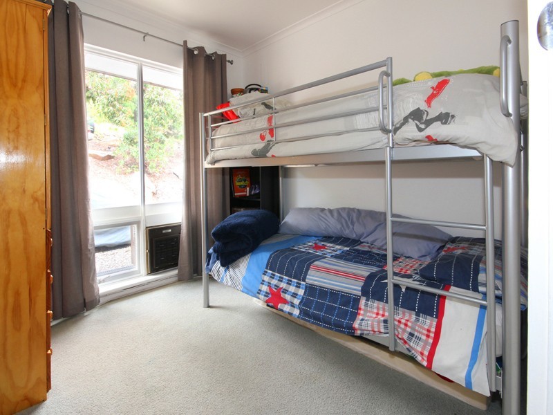 19 Sunnybanks Drive, Happy Valley SA 5159