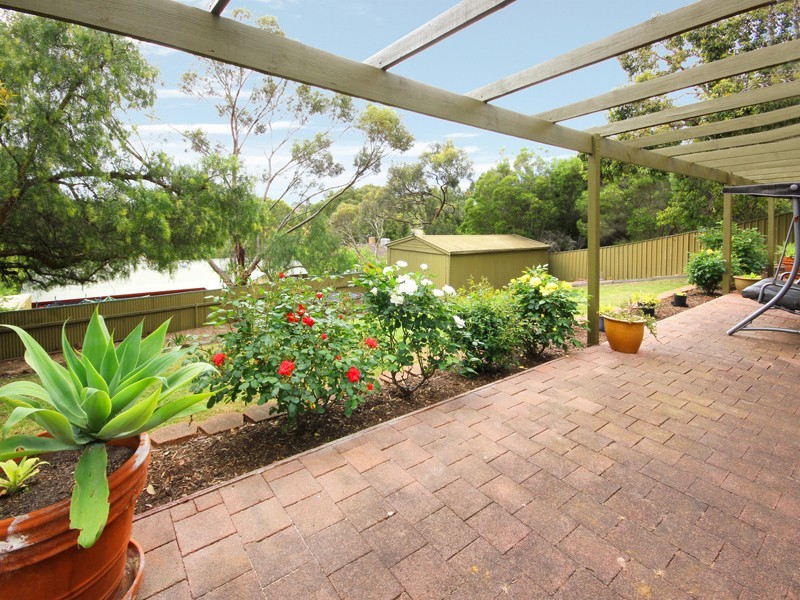 19 Sunnybanks Drive, Happy Valley SA 5159