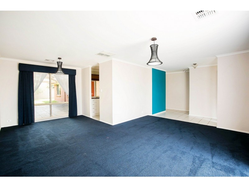 5 Autumn Court, Woodcroft SA 5162