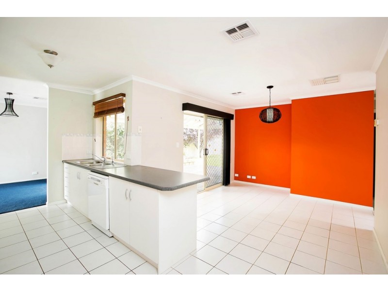 5 Autumn Court, Woodcroft SA 5162