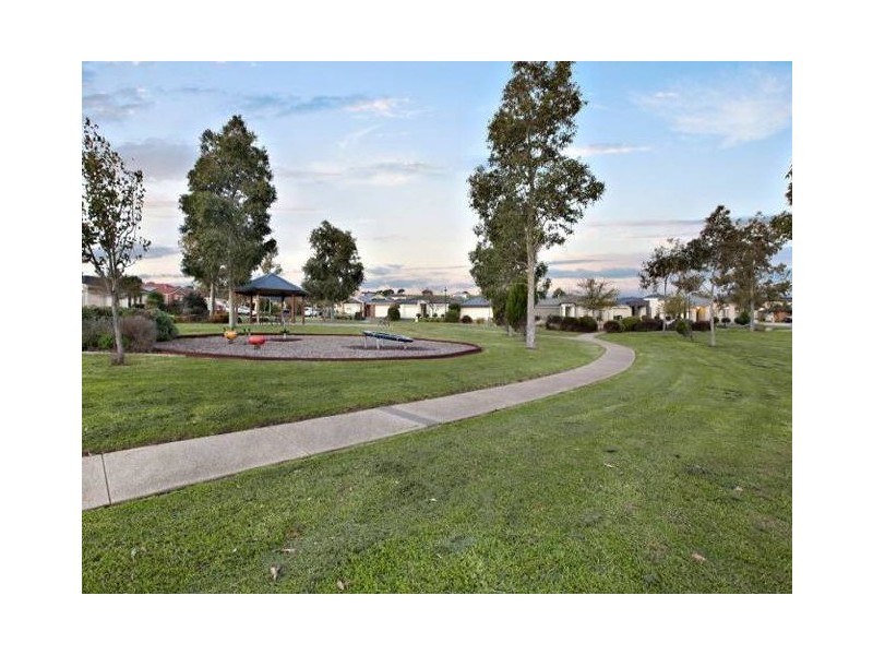 17 Yeltana Avenue, Huntfield Heights SA 5163