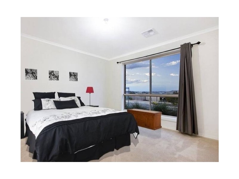 17 Yeltana Avenue, Huntfield Heights SA 5163