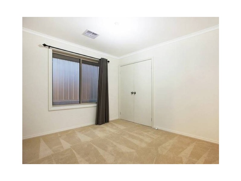 17 Yeltana Avenue, Huntfield Heights SA 5163