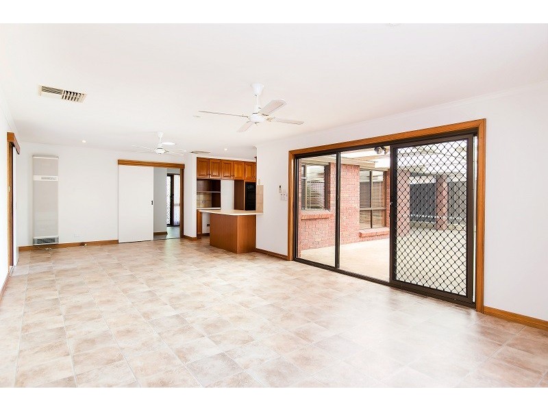 6 Minerva Grove, Happy Valley SA 5159