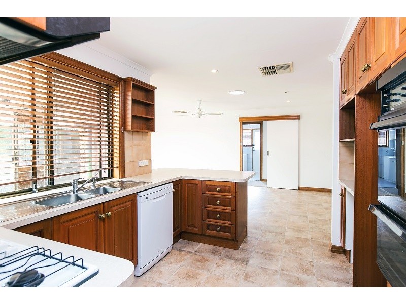 6 Minerva Grove, Happy Valley SA 5159