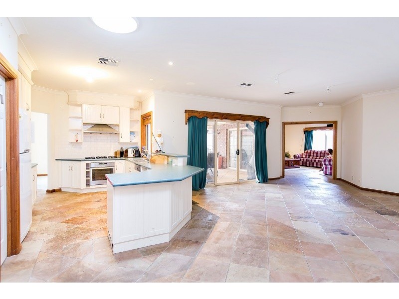 22 Jimmy Watson Drive, Woodcroft SA 5162