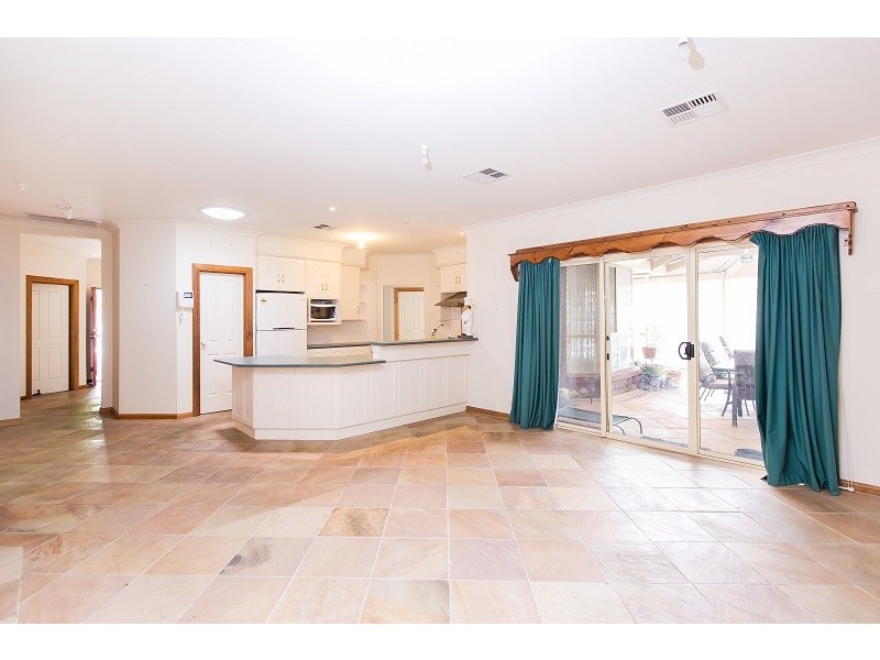 22 Jimmy Watson Drive, Woodcroft SA 5162