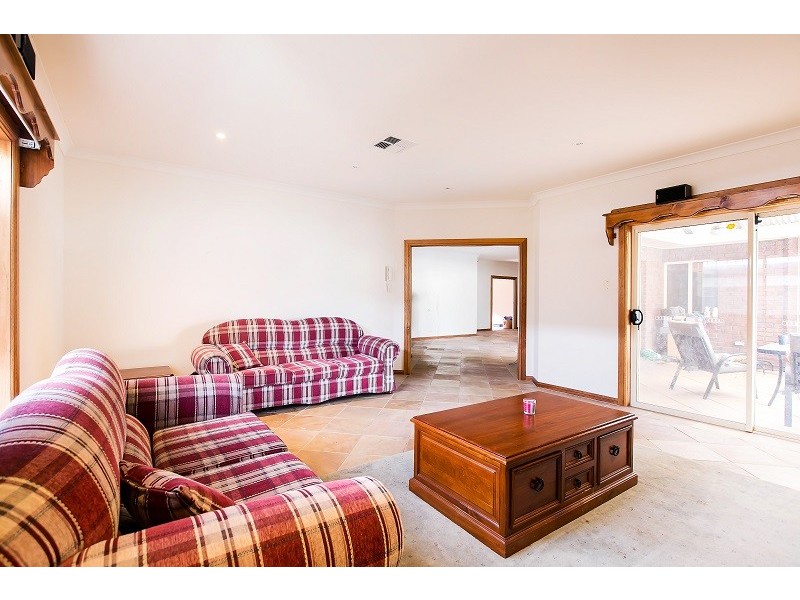 22 Jimmy Watson Drive, Woodcroft SA 5162