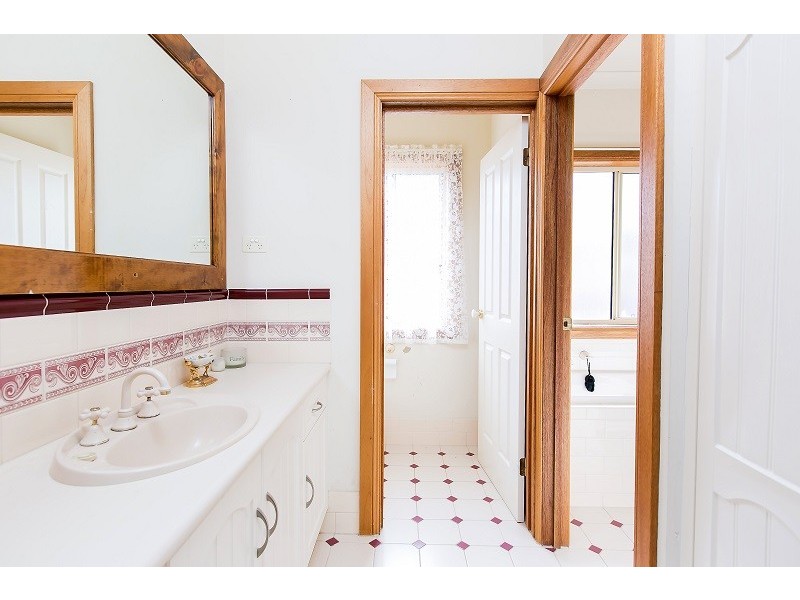 22 Jimmy Watson Drive, Woodcroft SA 5162