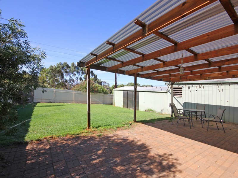 15 Carbenet Drive, Hackham SA 5163
