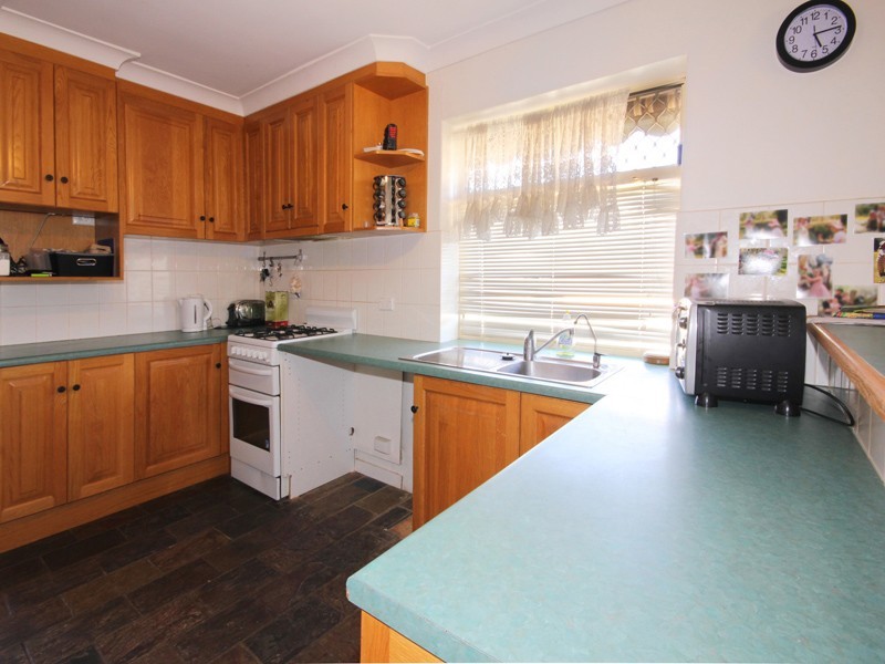 15 Carbenet Drive, Hackham SA 5163