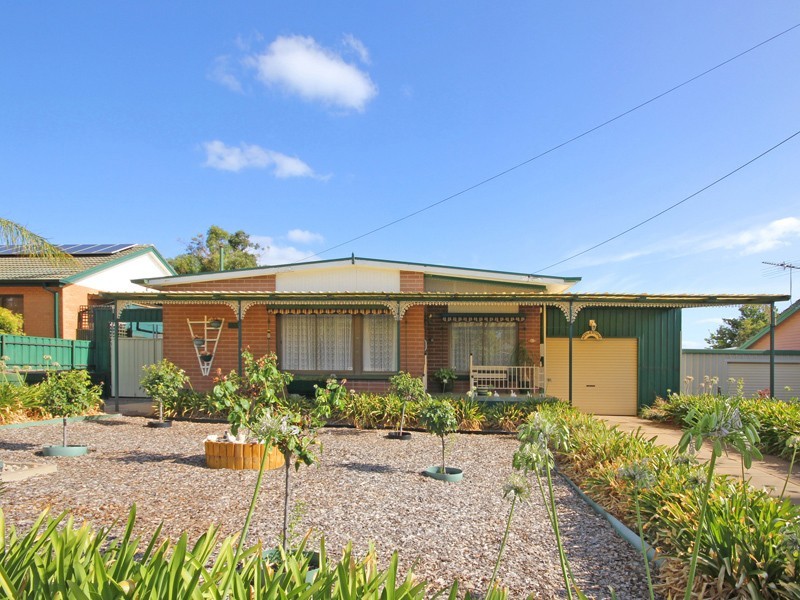 6 Norongo Street, O’sullivan Beach SA 5166