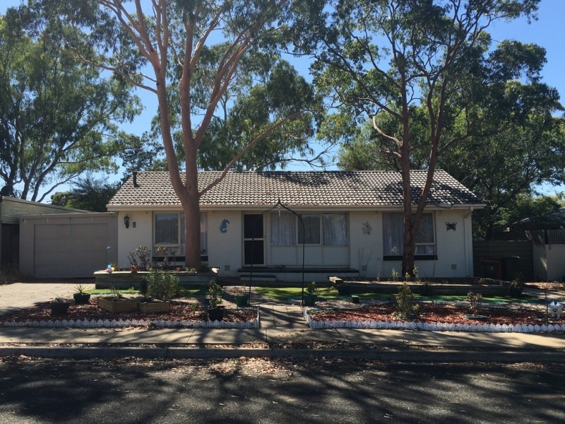 3 Sabina Crescent, Christie Downs SA 5164