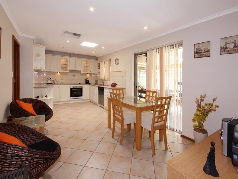 14 Abraxas Court, Aberfoyle Park SA 5159