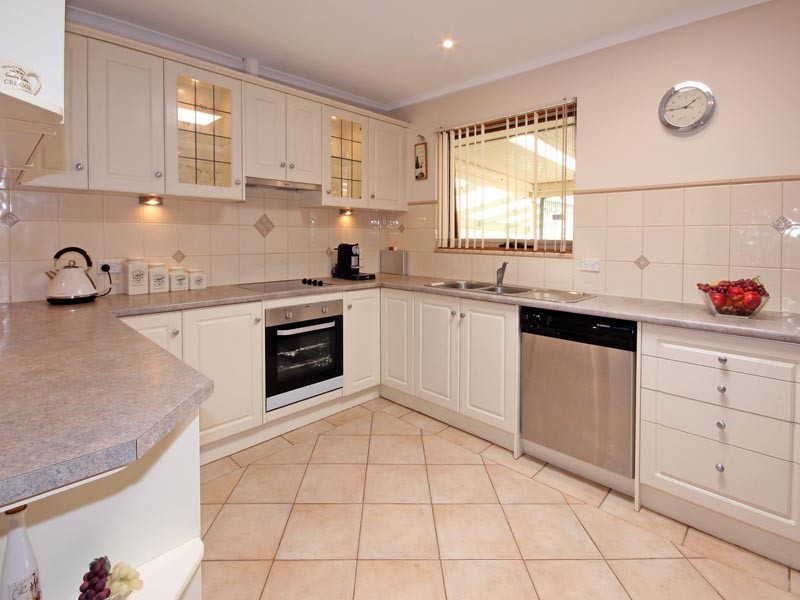 14 Abraxas Court, Aberfoyle Park SA 5159