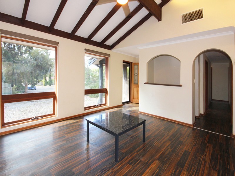 5 Lorikeet Court, Happy Valley SA 5159