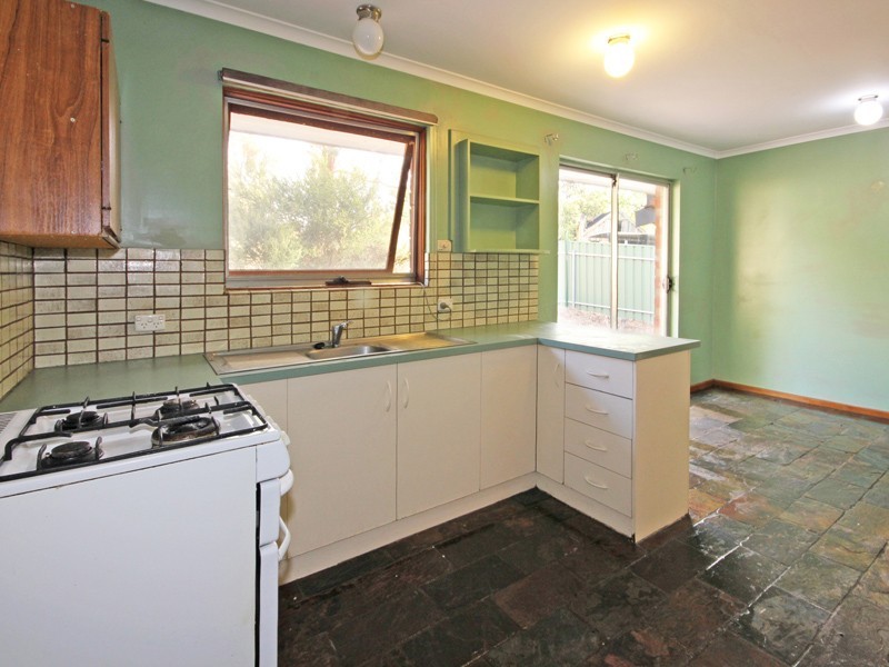 5 Lorikeet Court, Happy Valley SA 5159