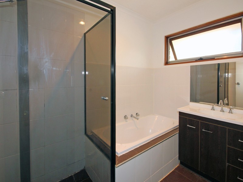 5 Lorikeet Court, Happy Valley SA 5159