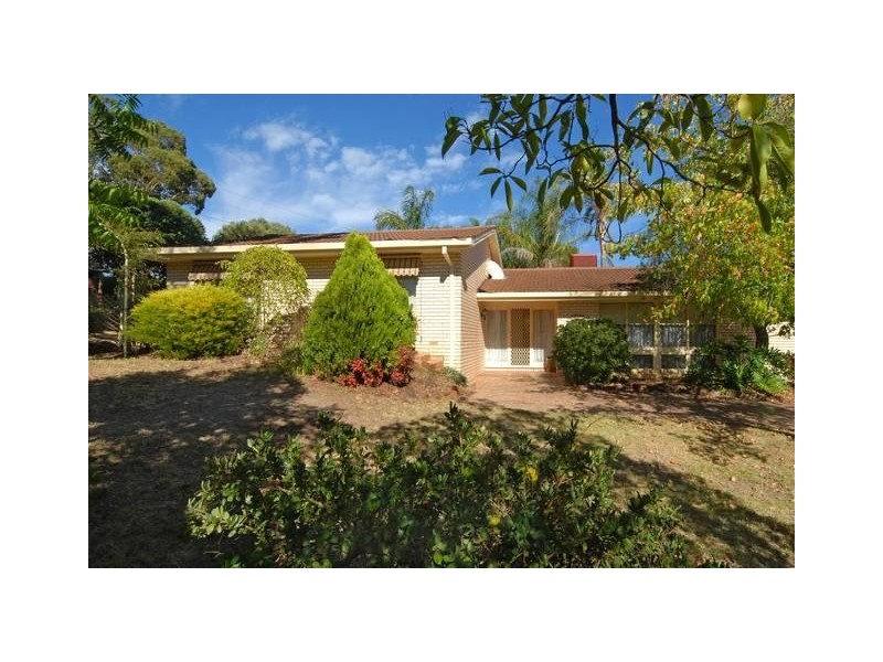 28 Lyn street, Aberfoyle Park SA 5159